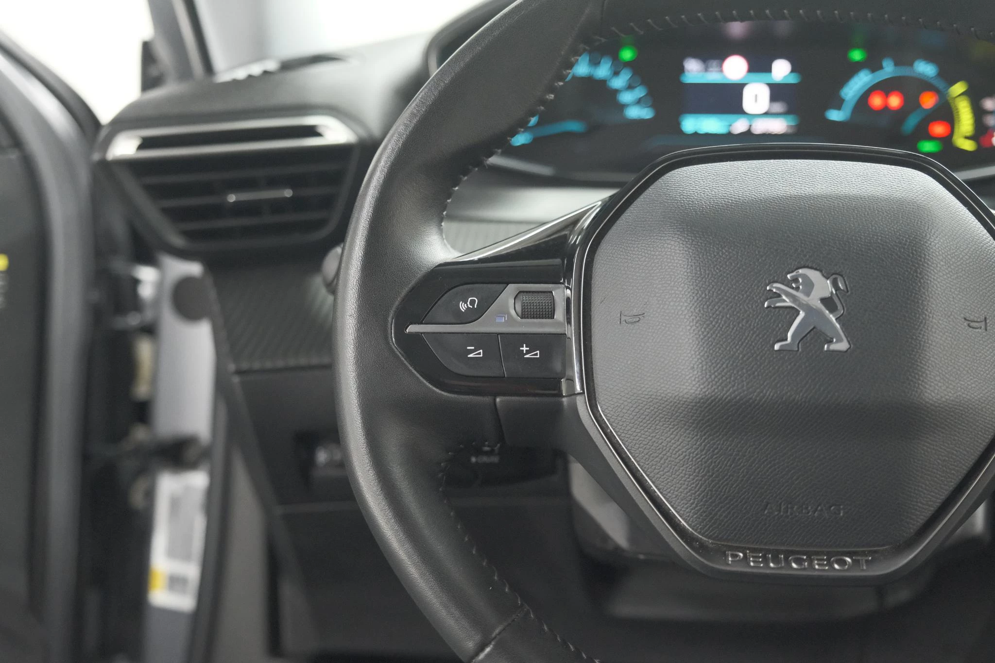 Hoofdafbeelding Peugeot e-2008
