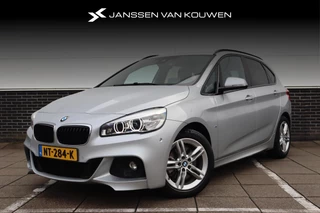 BMW 2-serie Active Tourer 220i High Executive * M-Sport * Automaat * Sportstoelen * UNIEKE KM STAND * Afn. Trekhaak *