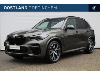 BMW X5 xDrive45e High Executive M Sport Automaat / Panoramadak / Trekhaak / Sportstoelen / Laserlight / Head-Up / Parking Assistant Plus / Soft-Close