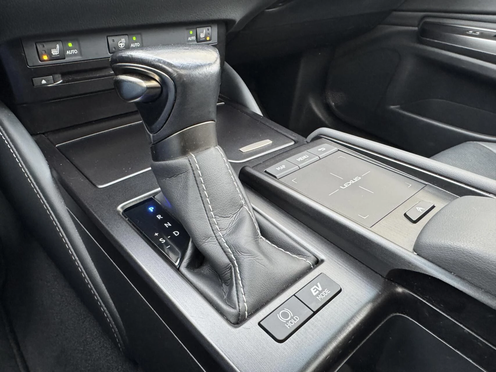 Hoofdafbeelding Lexus ES