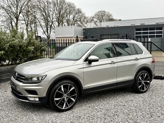 Hoofdafbeelding Volkswagen Tiguan Volkswagen Tiguan 1.4 TSI ACT Highline Pano|Virtuel|ACC|Camera|Keyles Grijs