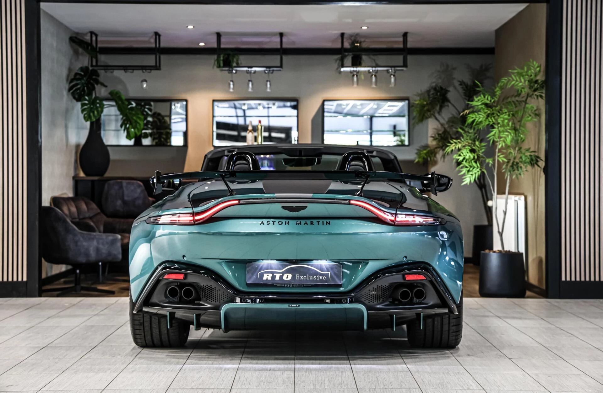 Hoofdafbeelding Aston Martin V8 Vantage