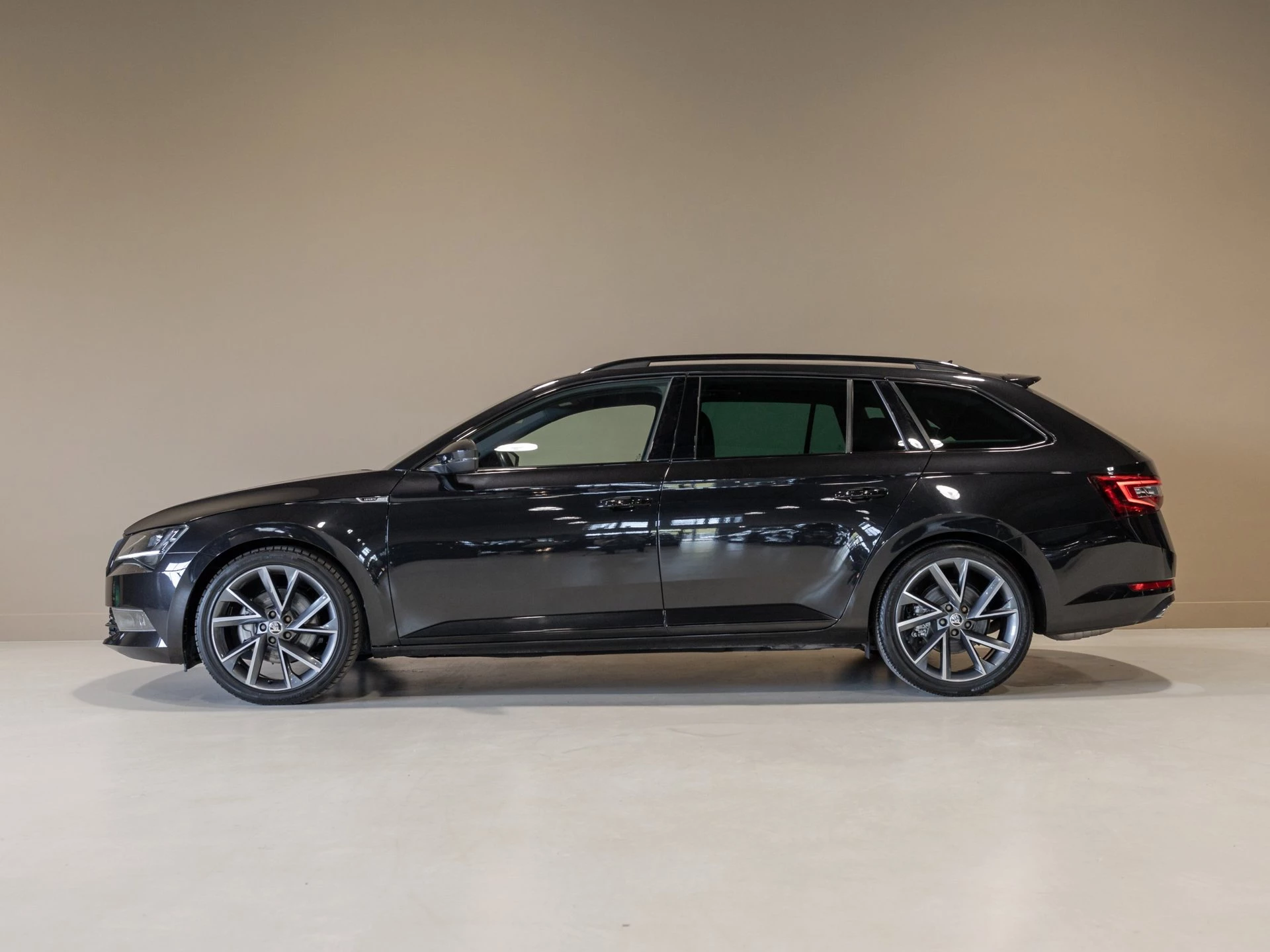 Hoofdafbeelding Škoda Superb