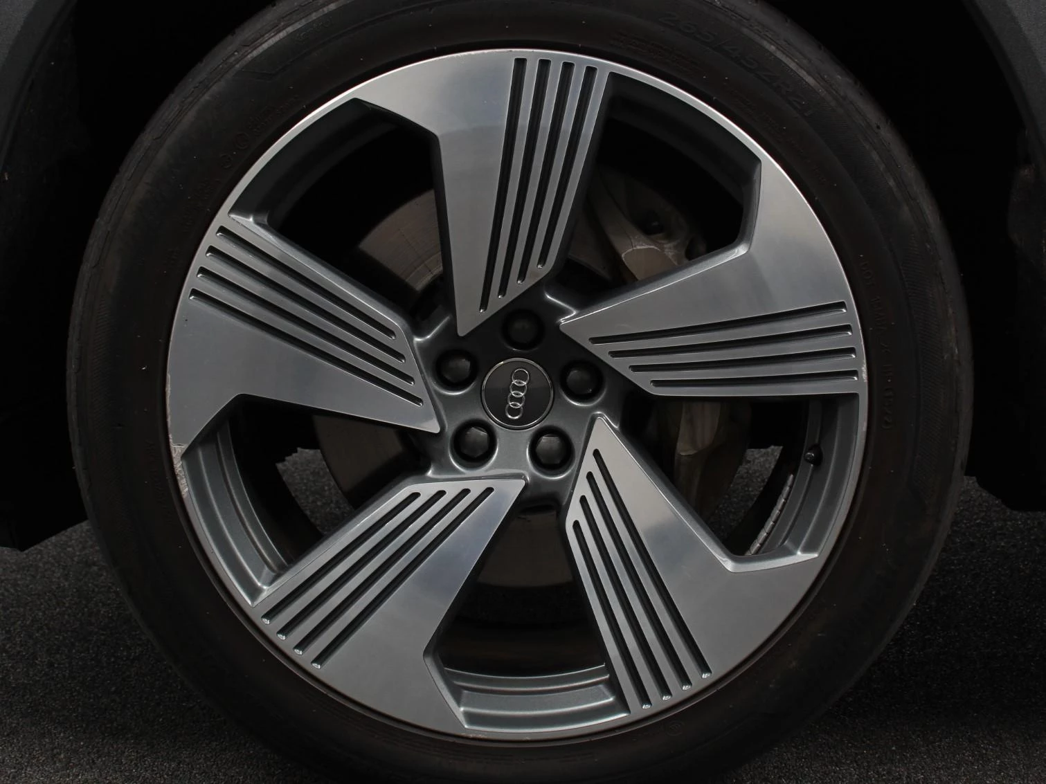 Hoofdafbeelding Audi e-tron