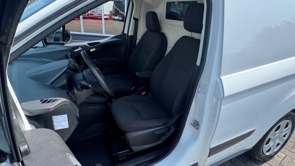 Hoofdafbeelding Ford Transit Courier