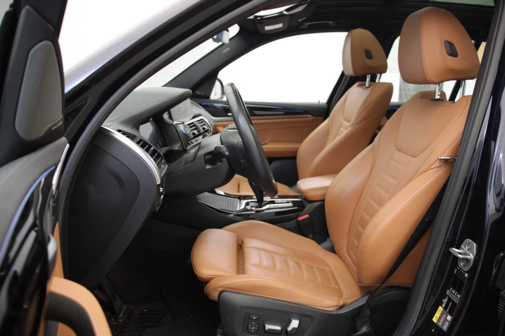 Hoofdafbeelding BMW iX3