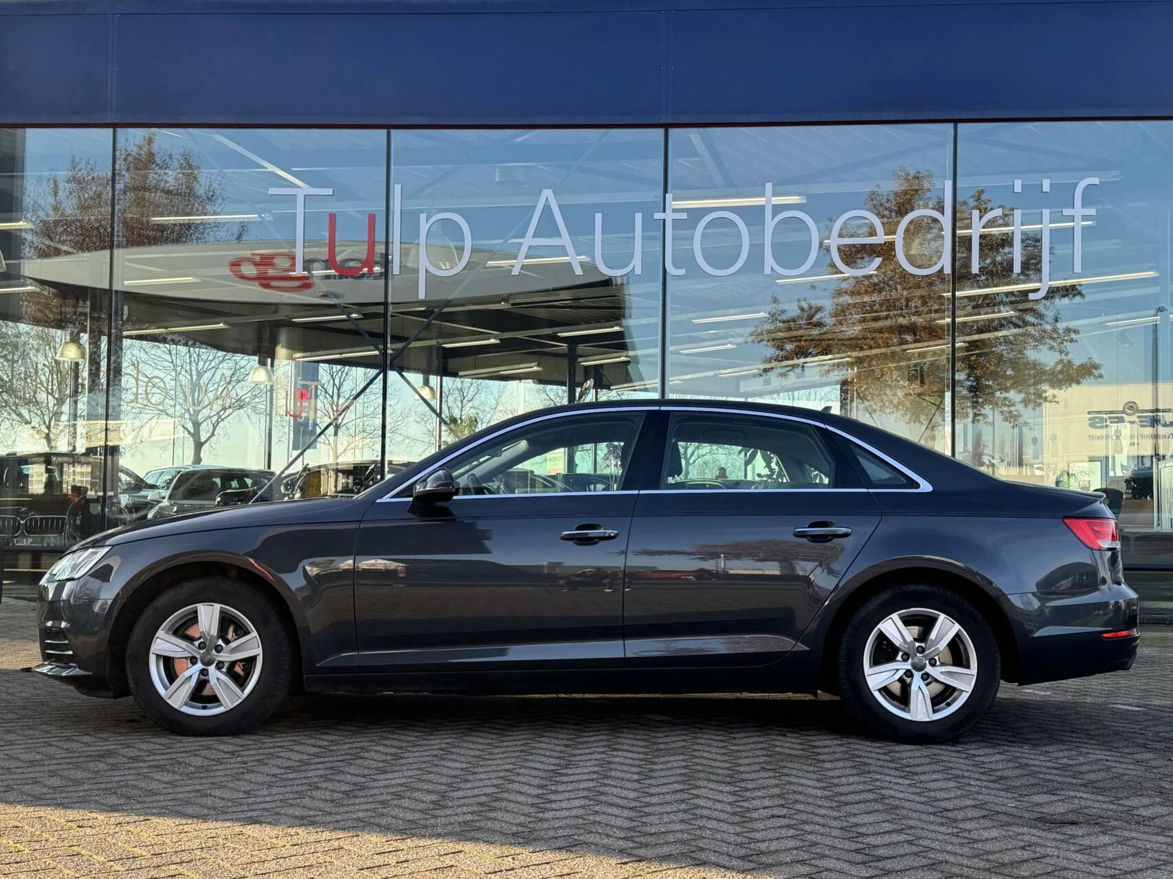 Hoofdafbeelding Audi A4