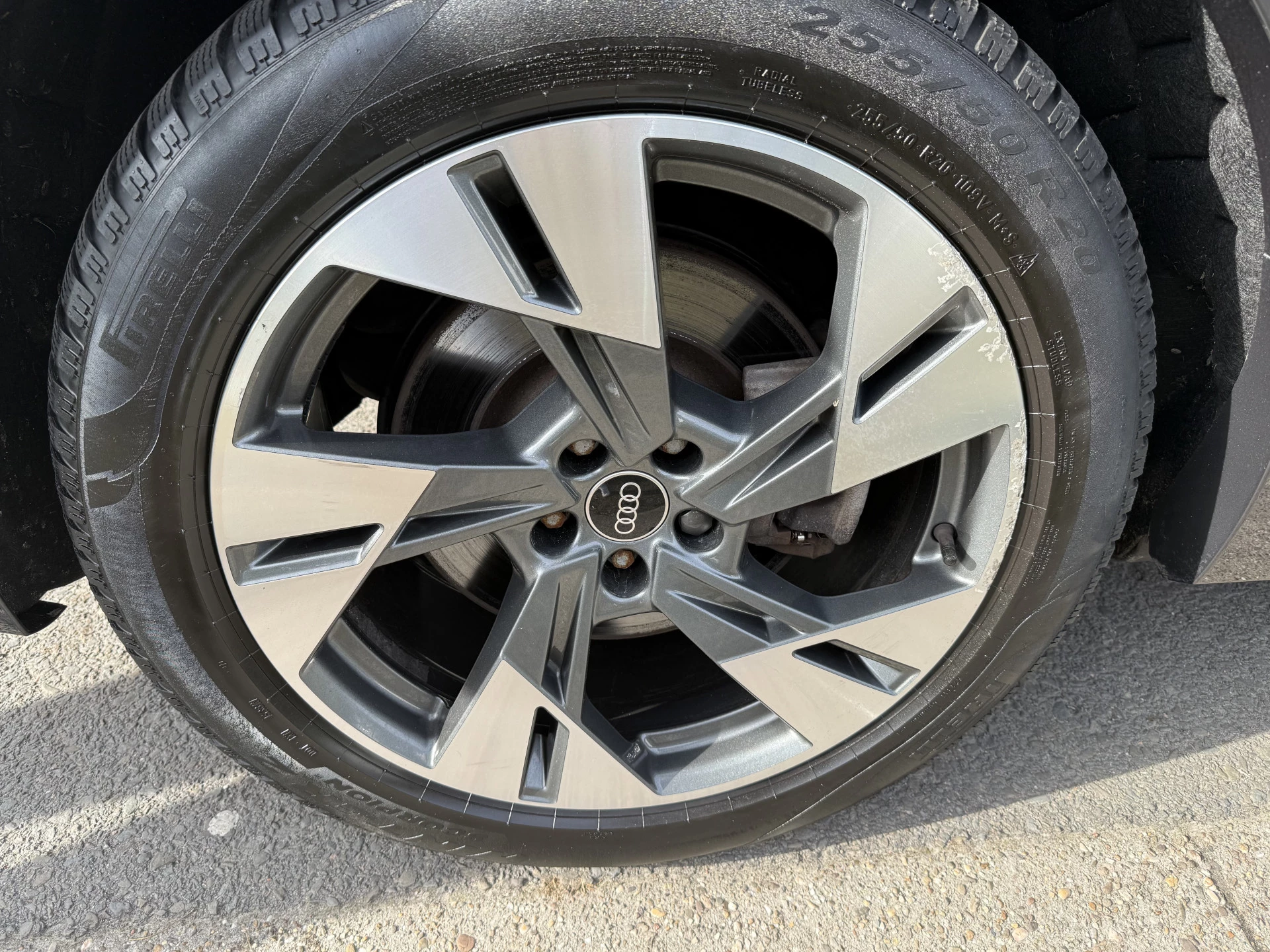 Hoofdafbeelding Audi e-tron