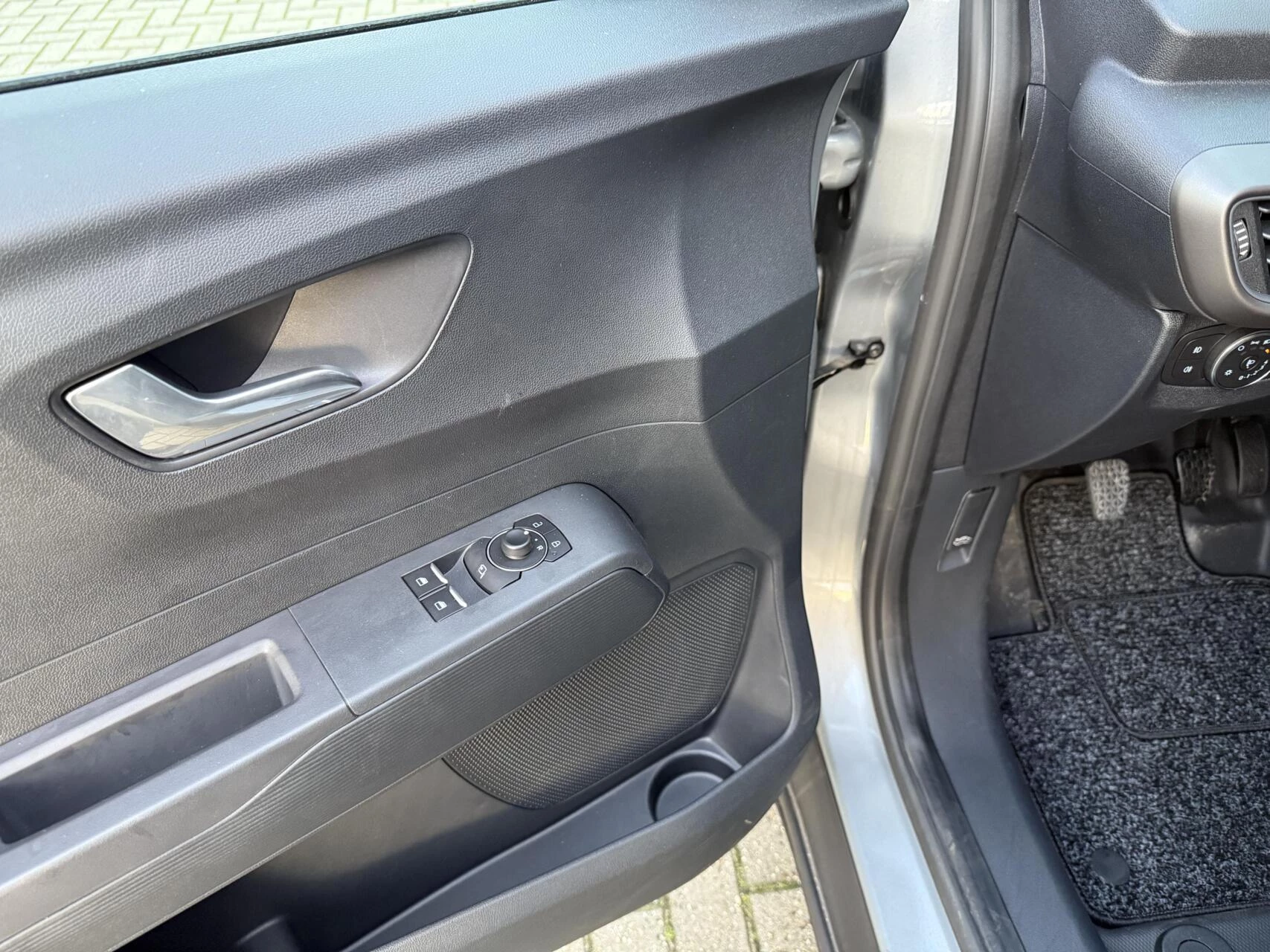 Hoofdafbeelding Ford Transit Courier