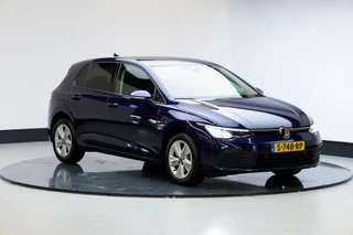 Volkswagen Golf 1.0 eTSI Life Business