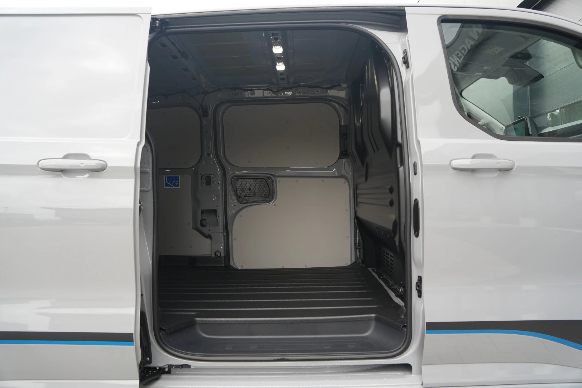 Hoofdafbeelding Ford E-Transit Custom