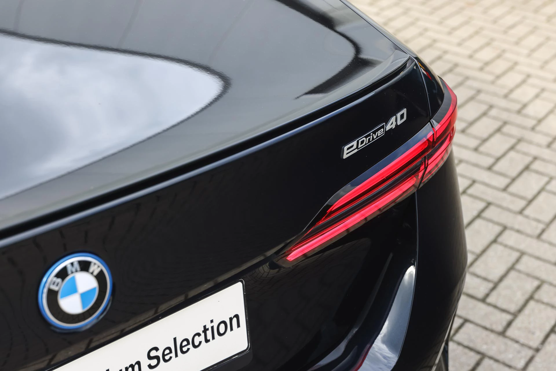 Hoofdafbeelding BMW i5