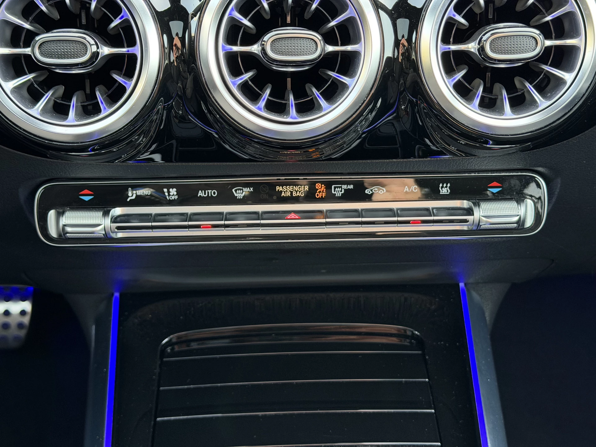 Hoofdafbeelding Mercedes-Benz EQA