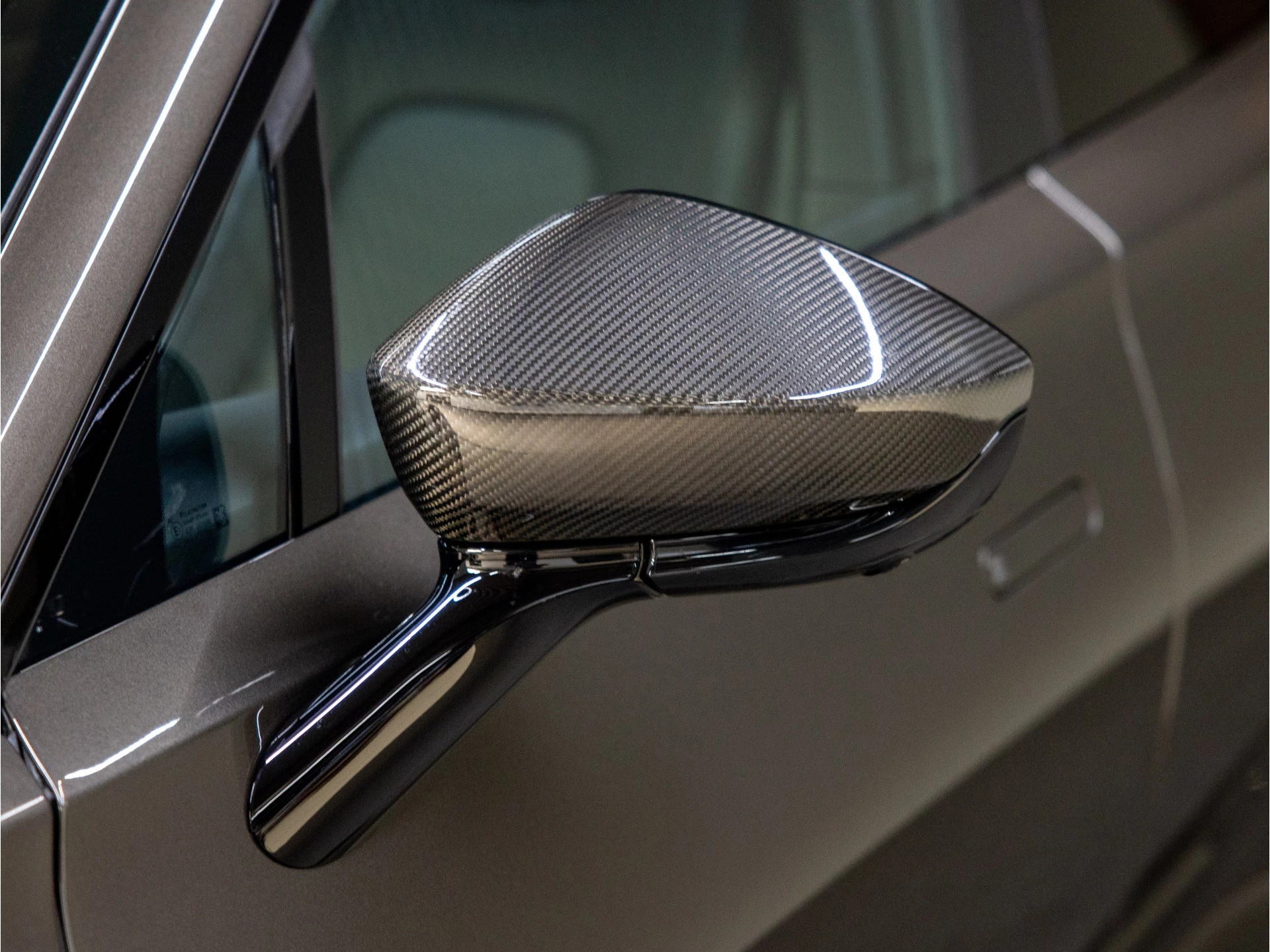 Hoofdafbeelding Aston Martin DBX