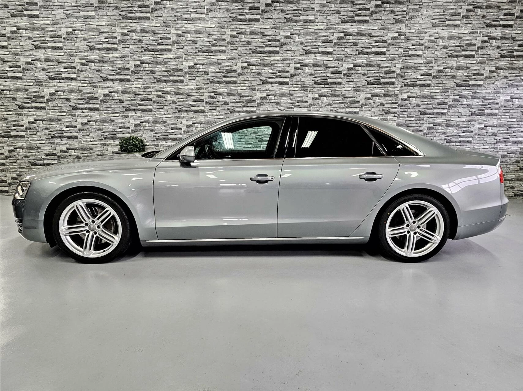 Hoofdafbeelding Audi A8