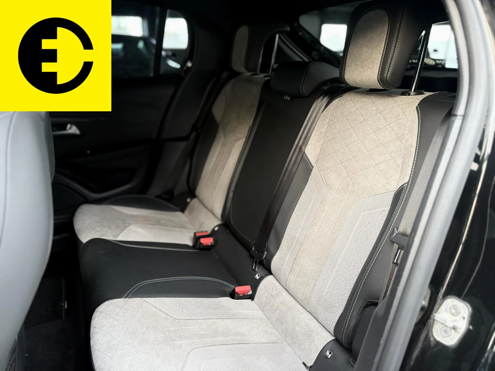 Hoofdafbeelding Peugeot e-208