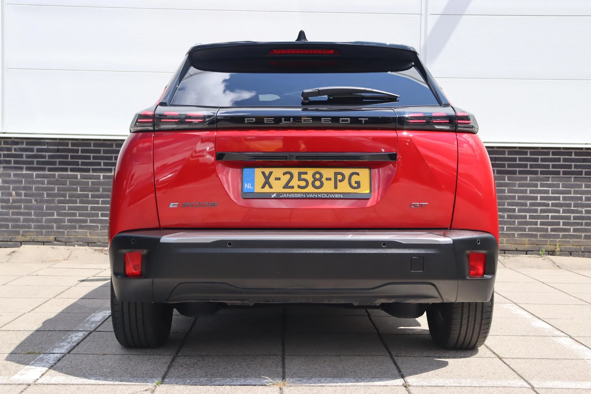 Hoofdafbeelding Peugeot e-2008