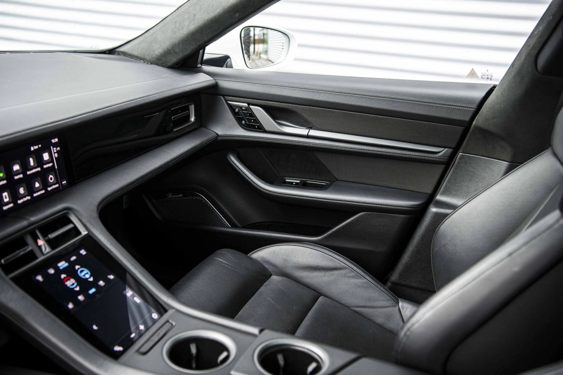 Hoofdafbeelding Porsche Taycan