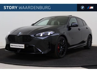 BMW 1 Serie 120 M Sport Automaat / Panoramadak / Trekhaak / Sportstoelen / Achteruitrijcamera / M Adaptief onderstel / Comfort Access / Adaptieve LED / Harman-Kardon