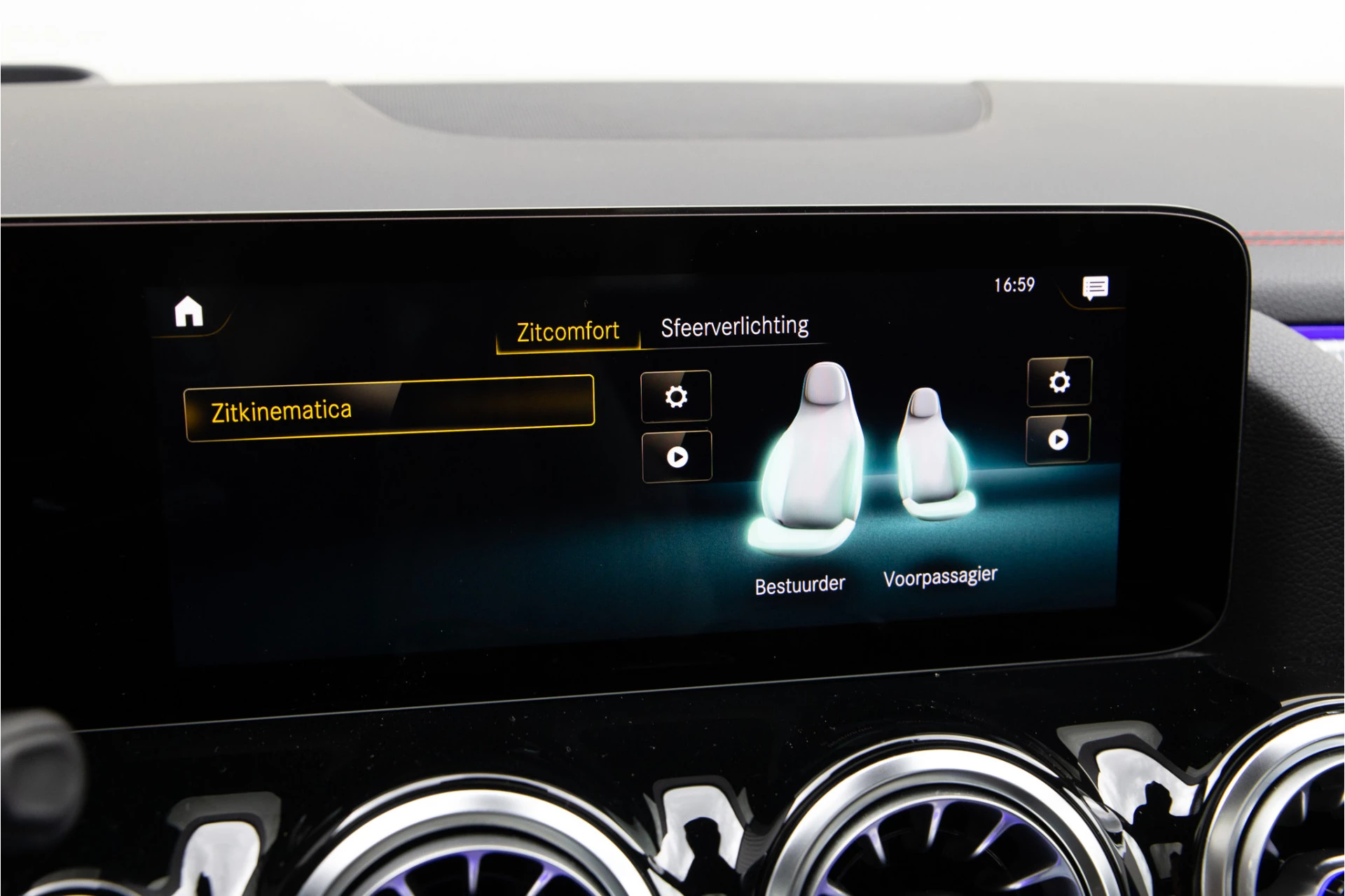 Hoofdafbeelding Mercedes-Benz EQA