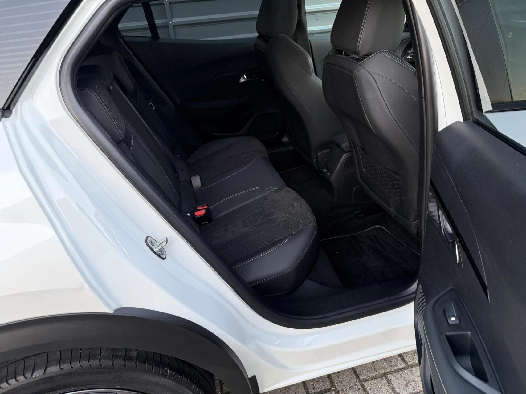 Hoofdafbeelding Peugeot e-2008