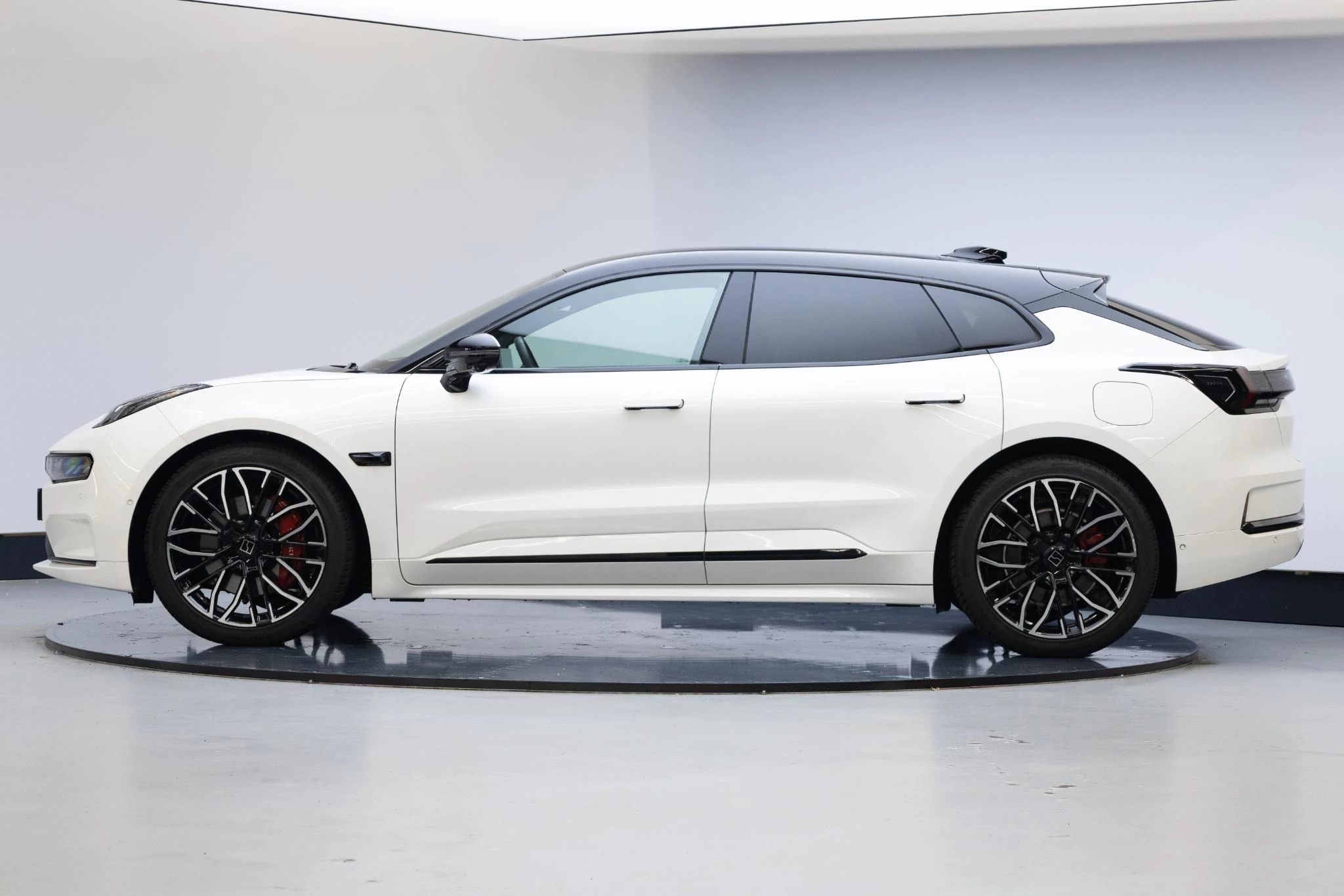 Hoofdafbeelding Zeekr 001