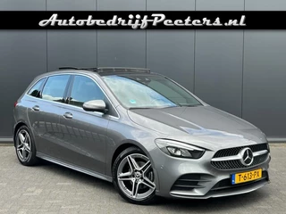 Hoofdafbeelding Mercedes-Benz B-Klasse Mercedes-Benz B-Klasse B 200 AMG Line P-dak LED Camera Sfeerlicht Distronic+ Widescreen
