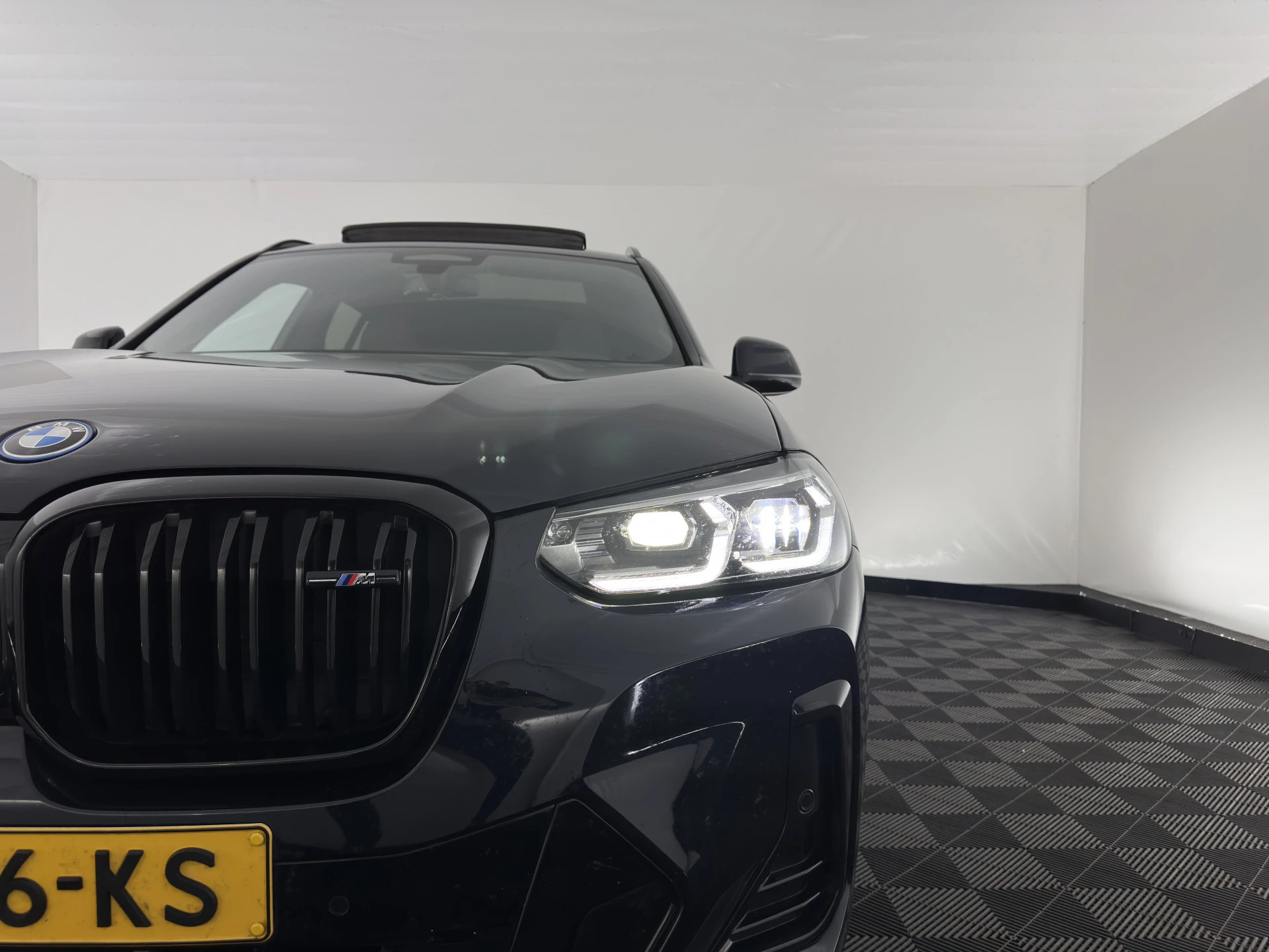 Hoofdafbeelding BMW iX3