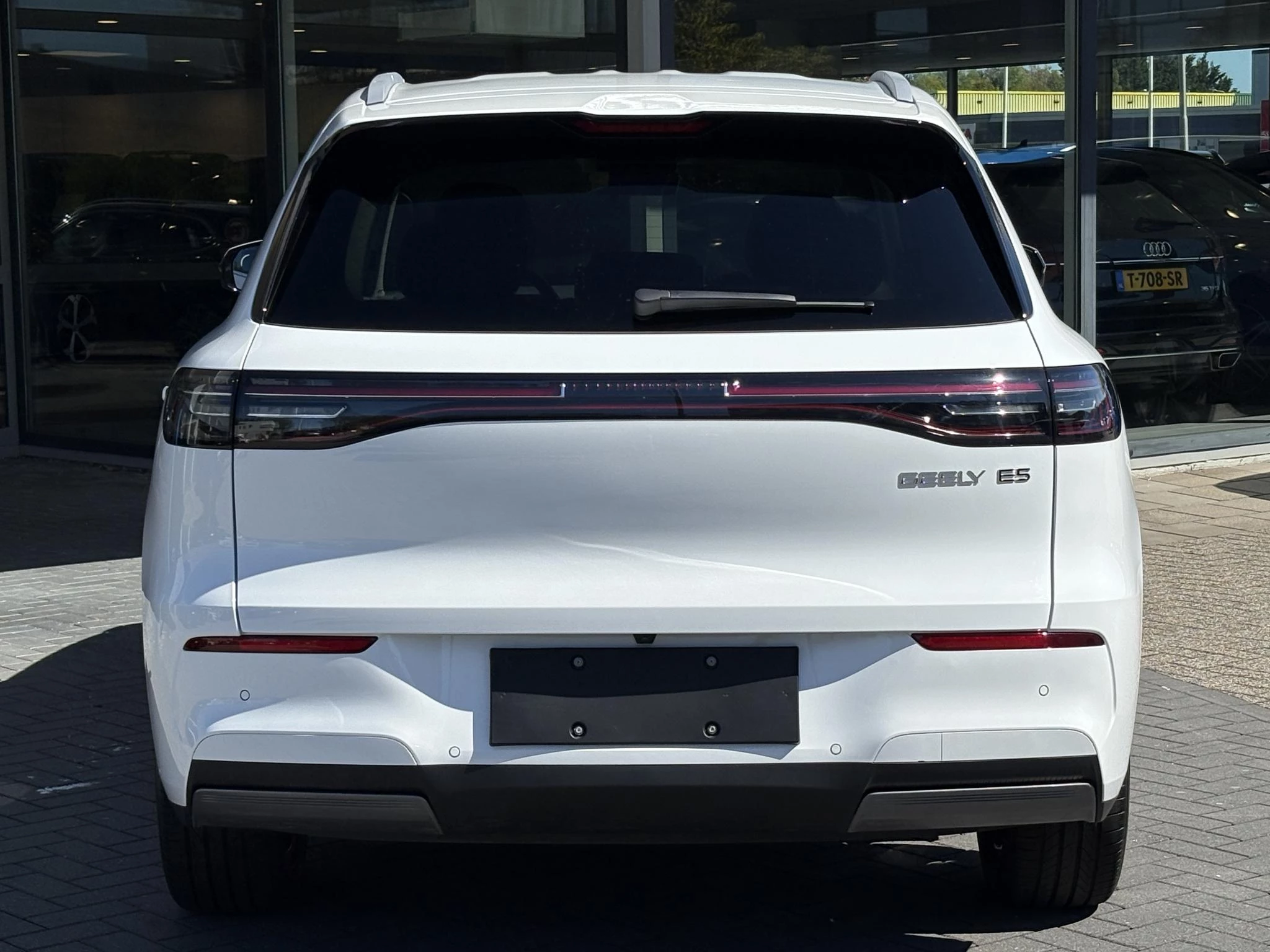 Hoofdafbeelding Geely E5