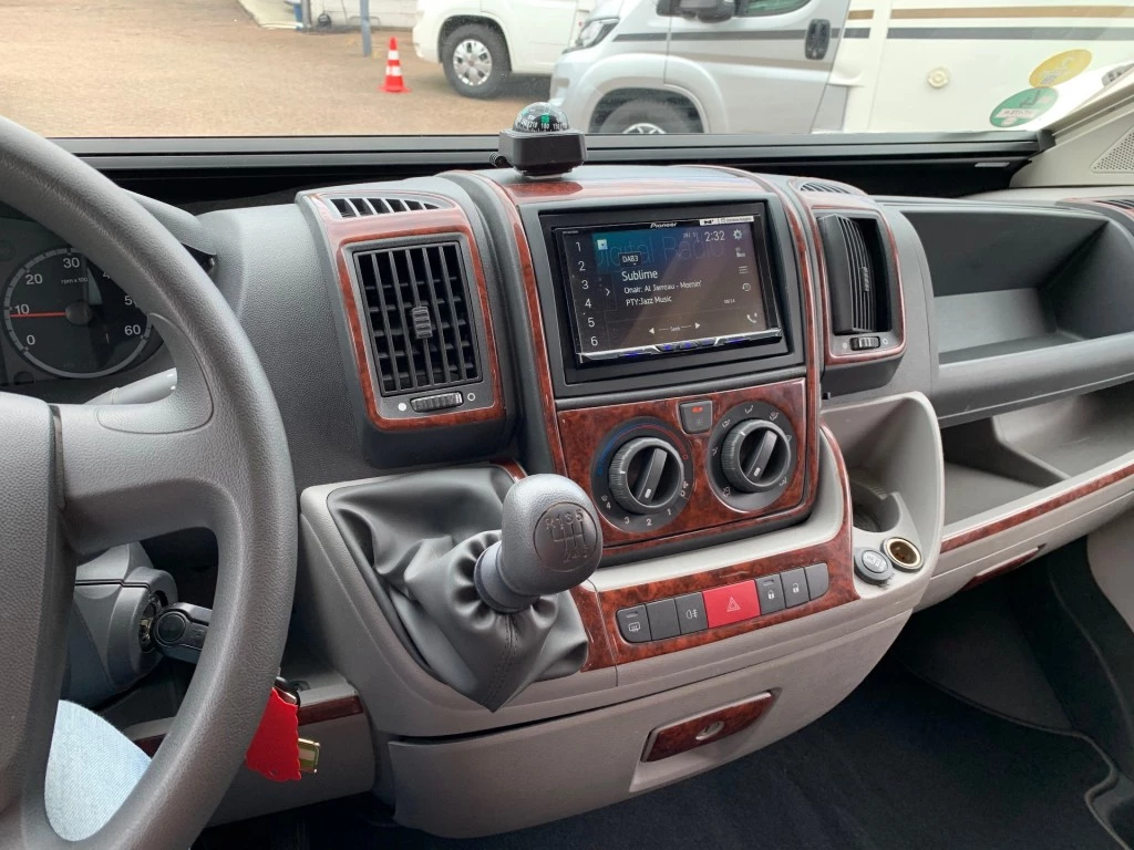 Hoofdafbeelding Roller Team T-line 255 Airco 6x Slaappl. 5 Zitpl.