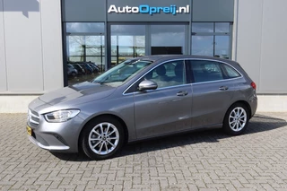 Mercedes-Benz B-Klasse B180 Premium Plus AUTOMAAT, NAVI, Camera, Trekhaak, half Leder