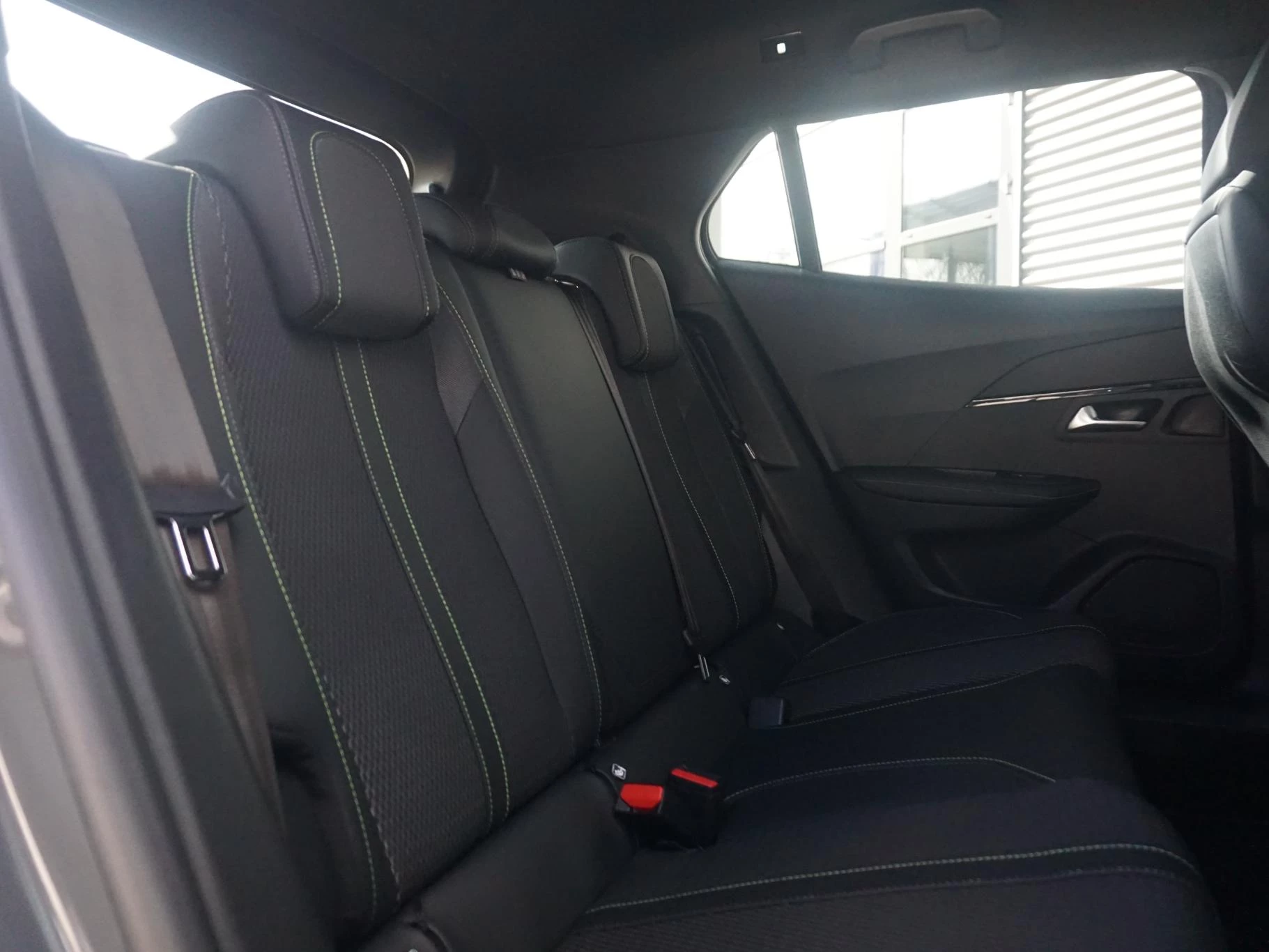 Hoofdafbeelding Peugeot e-2008