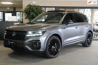 Hoofdafbeelding Volkswagen Touareg Volkswagen Touareg 3.0 TSI eHybrid 4MOTION R 462PK Pano Trek Luchtvering Cam Leder