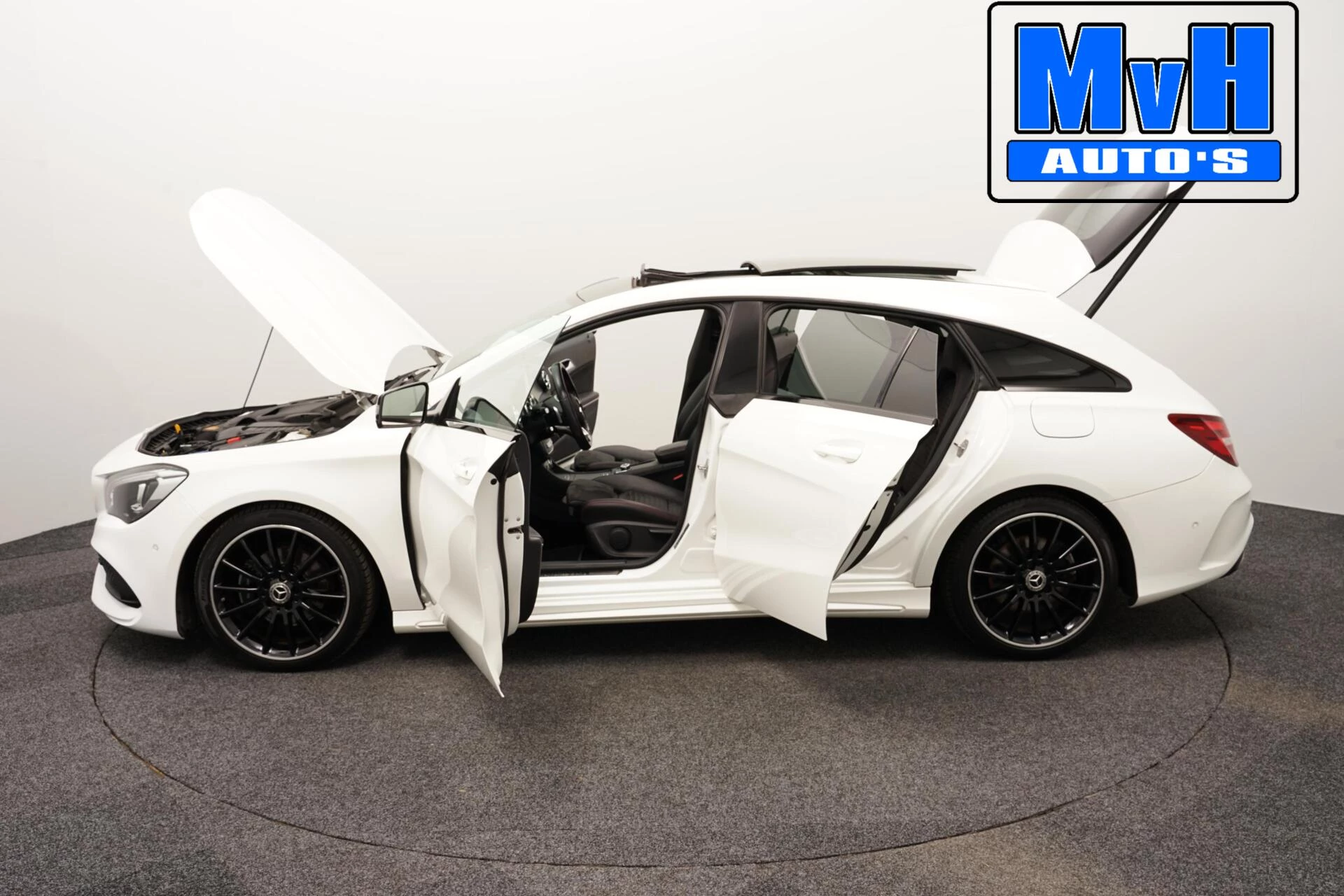 Hoofdafbeelding Mercedes-Benz CLA