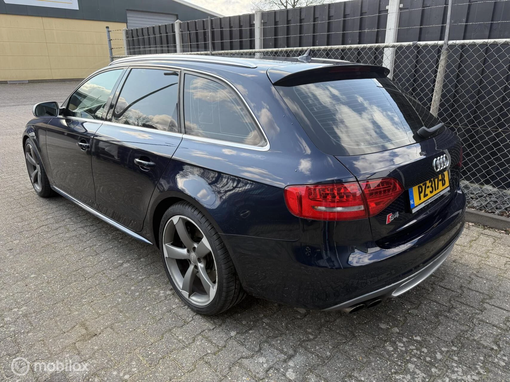 Hoofdafbeelding Audi S4
