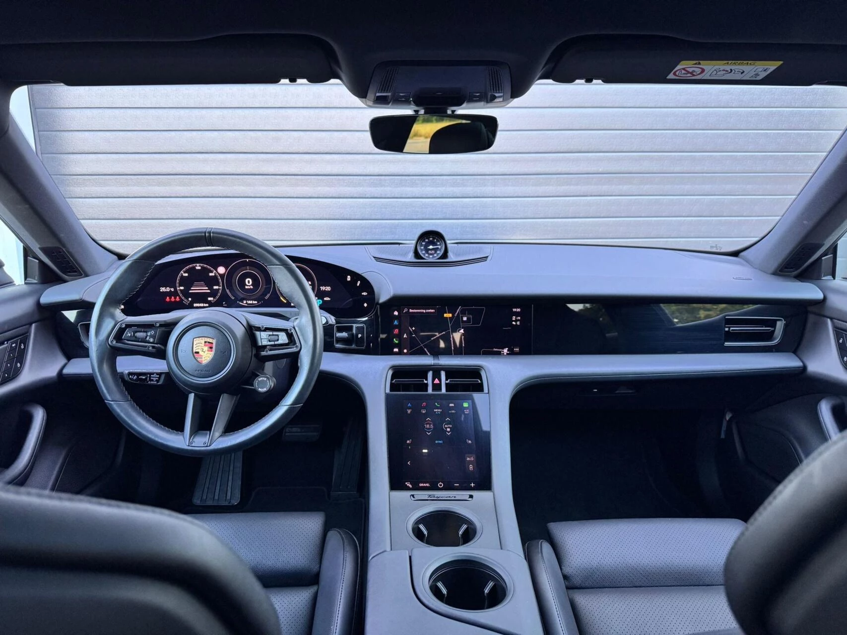 Hoofdafbeelding Porsche Taycan