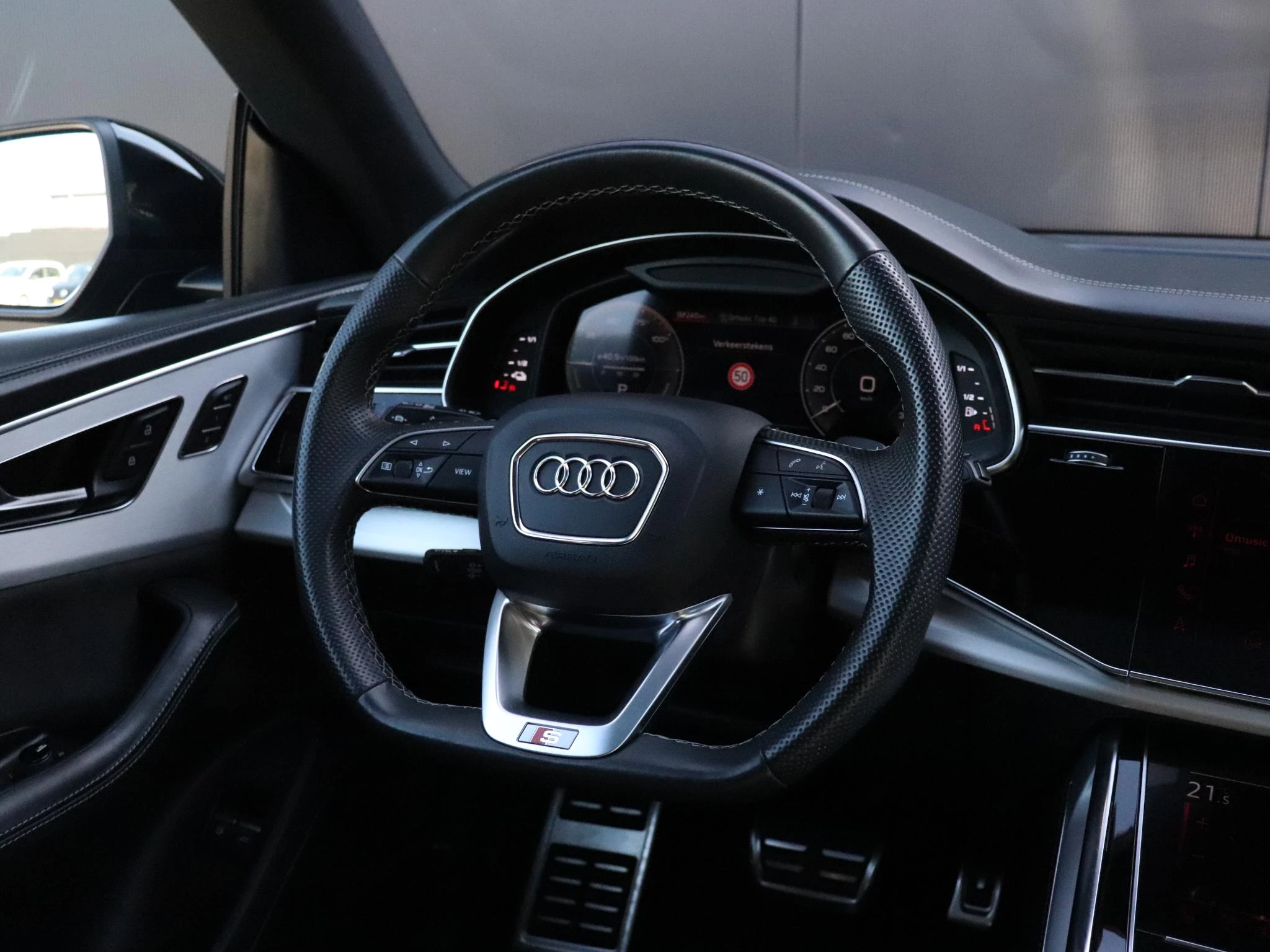 Hoofdafbeelding Audi Q8
