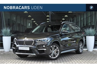 BMW X1 sDrive20i High Executive Automaat / Panoramadak / Adaptieve LED / Harman Kardon / Stoelverwarming / Getint glas / Parking Assistant Plus