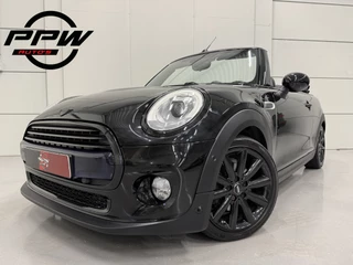 Hoofdafbeelding MINI Cooper Cabrio MINI Cooper Cabrio 1.5 Chili Aut. BLACK ALL BLACK LED/LEER MINI YOURS/NAVI-PRO/SFEER/KEYLESS/BLACK-PACK/17"BLACK/PDC+ASSISTENT/NET GROTE OH BEURT GEHAD