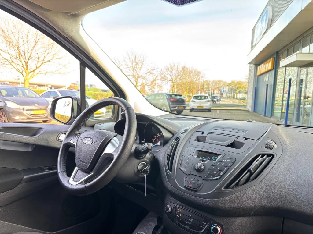 Hoofdafbeelding Ford Transit Courier