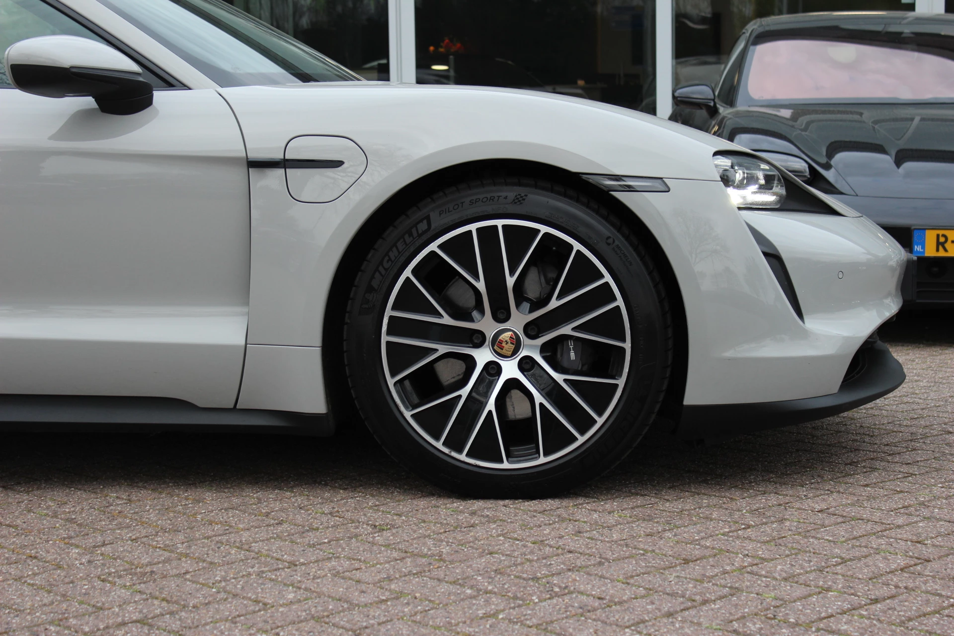 Hoofdafbeelding Porsche Taycan