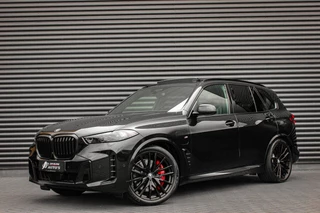 Hoofdafbeelding BMW X5 BMW X5 XDrive50e High Executive / HEAD- UP / PANO- DAK / 4-WHEEL STRURING / LUCHTVERING / DRIVING ASSISANT / MENORY / M- SEATS
