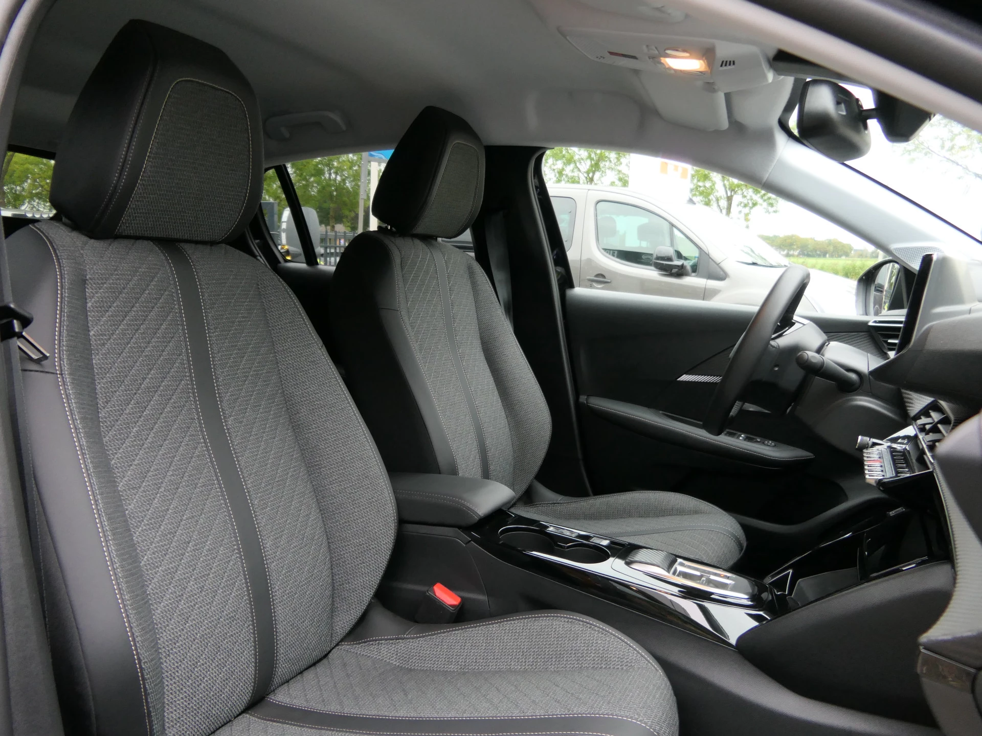 Hoofdafbeelding Peugeot e-208