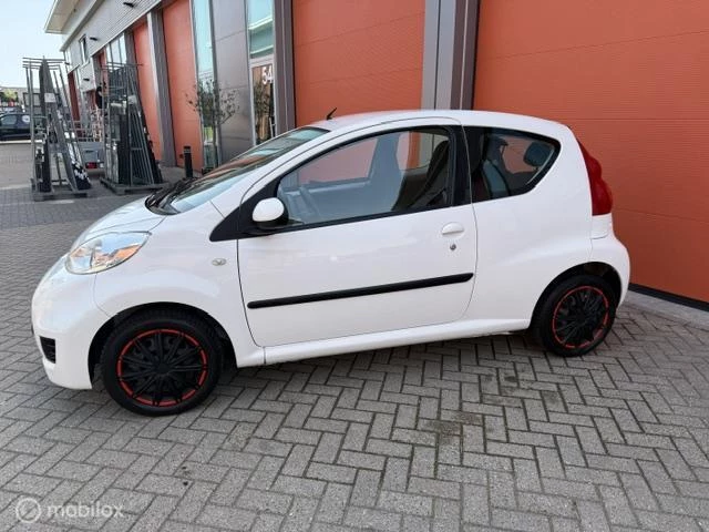 Hoofdafbeelding Peugeot 107