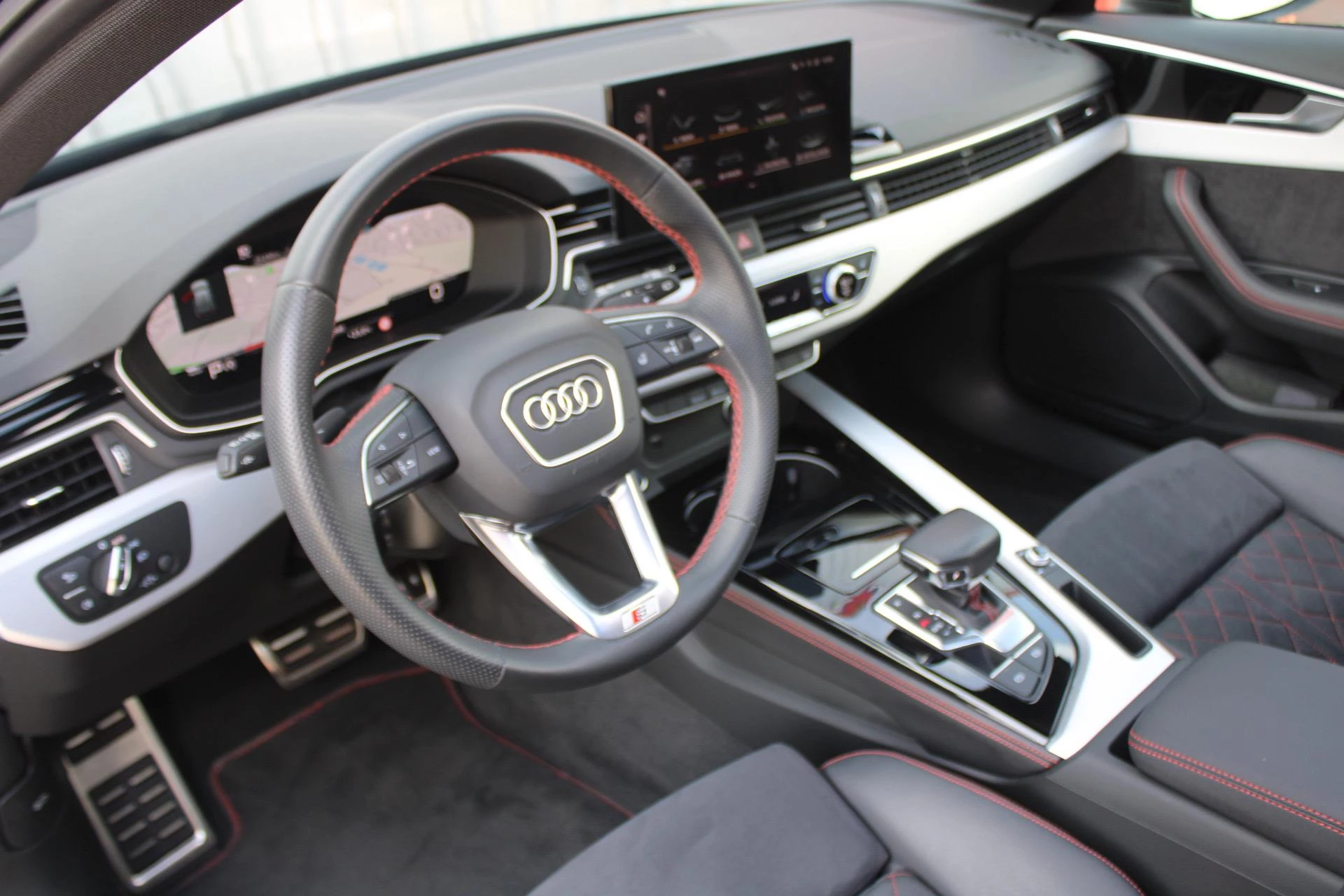 Hoofdafbeelding Audi A4