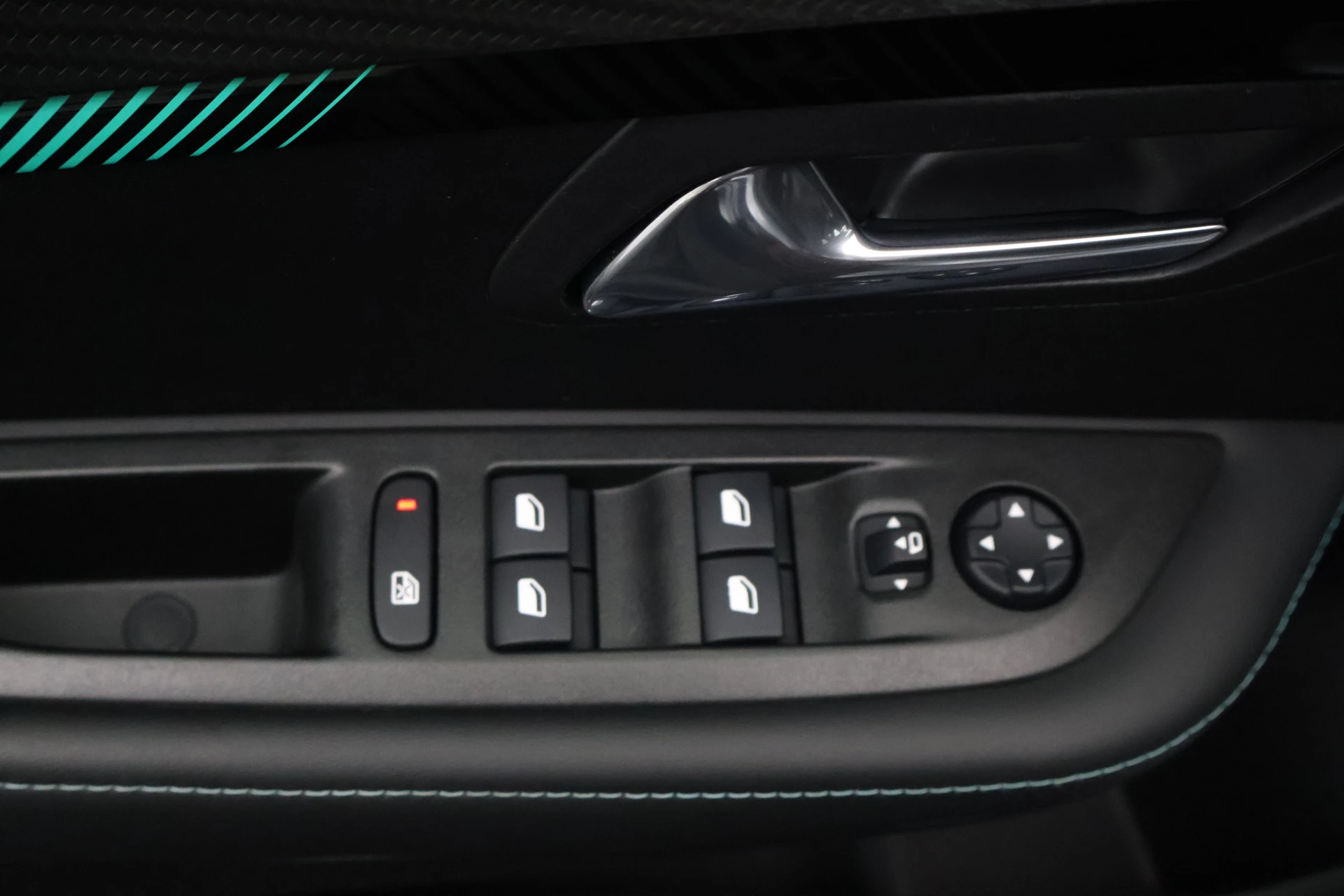 Hoofdafbeelding Peugeot e-208