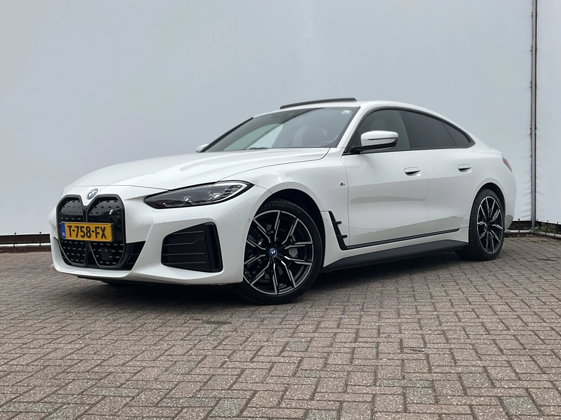 Hoofdafbeelding BMW i4
