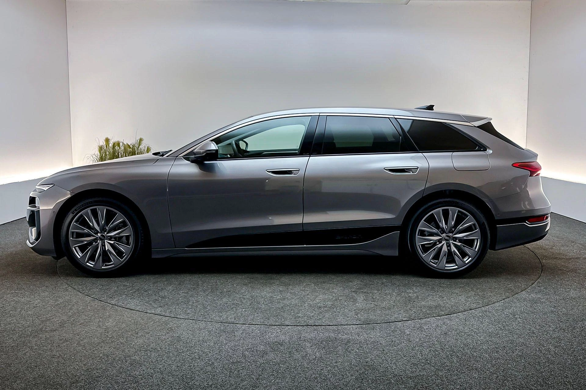 Hoofdafbeelding Audi A6 Avant e-tron