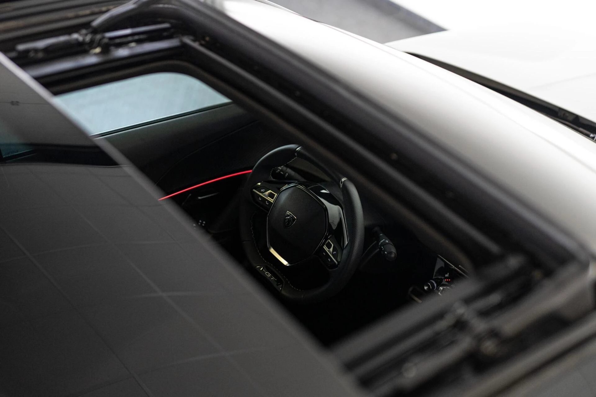 Hoofdafbeelding Peugeot e-2008