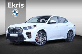 BMW iX2 eDrive20 67 kWh M Sport Edition M Sportpakket Pro / Panoramadak / Trekhaak / Stuur + Stoelverwarming / Harman-Kardon